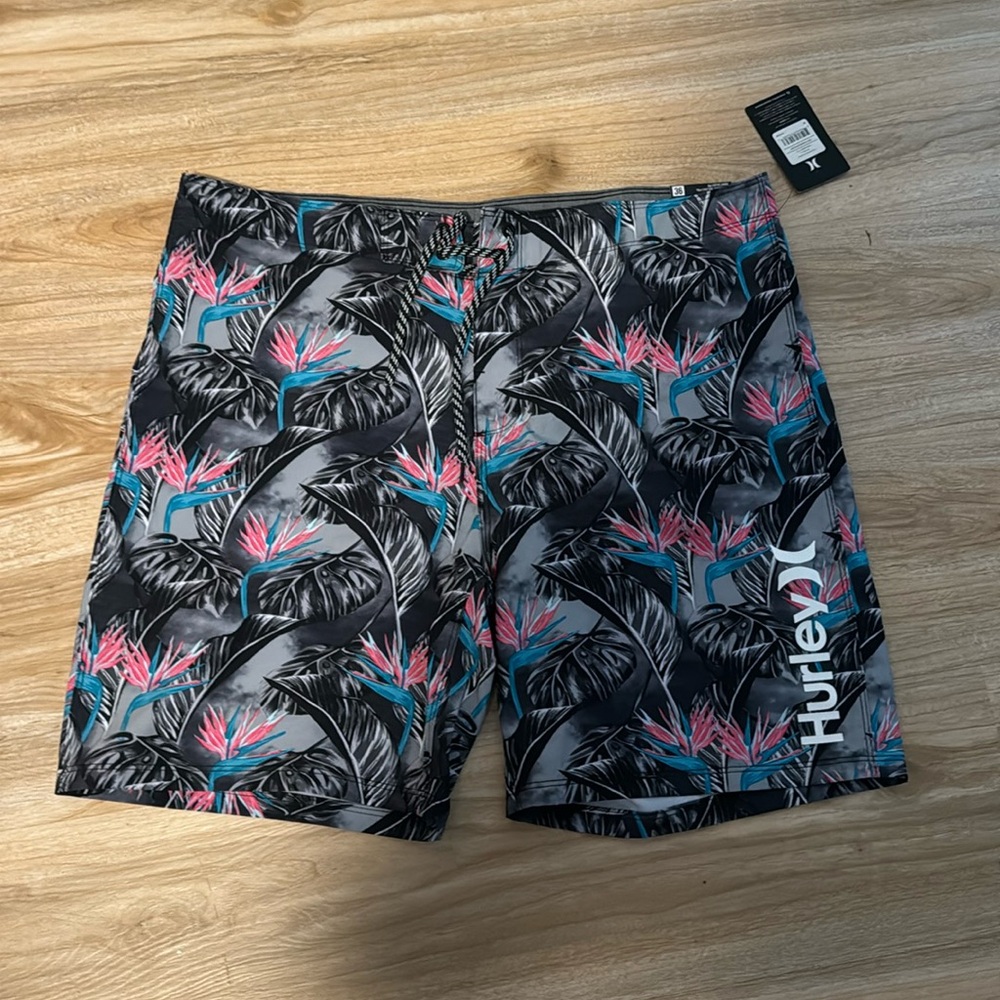 Men’s Hurley Boardshorts - Size 36 - NWT